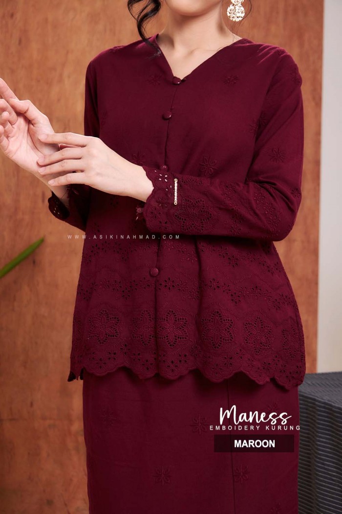 MANESS EMBOIDERY in MAROON