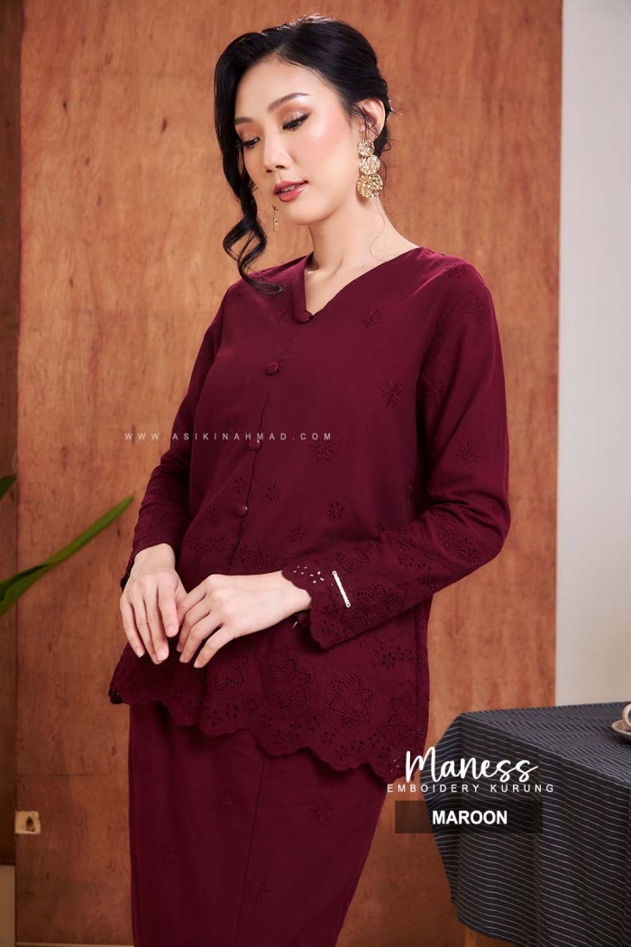 MANESS EMBOIDERY in MAROON