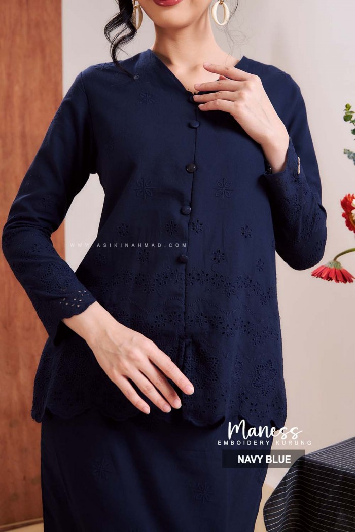 MANESS EMBOIDERY in NAVY BLUE