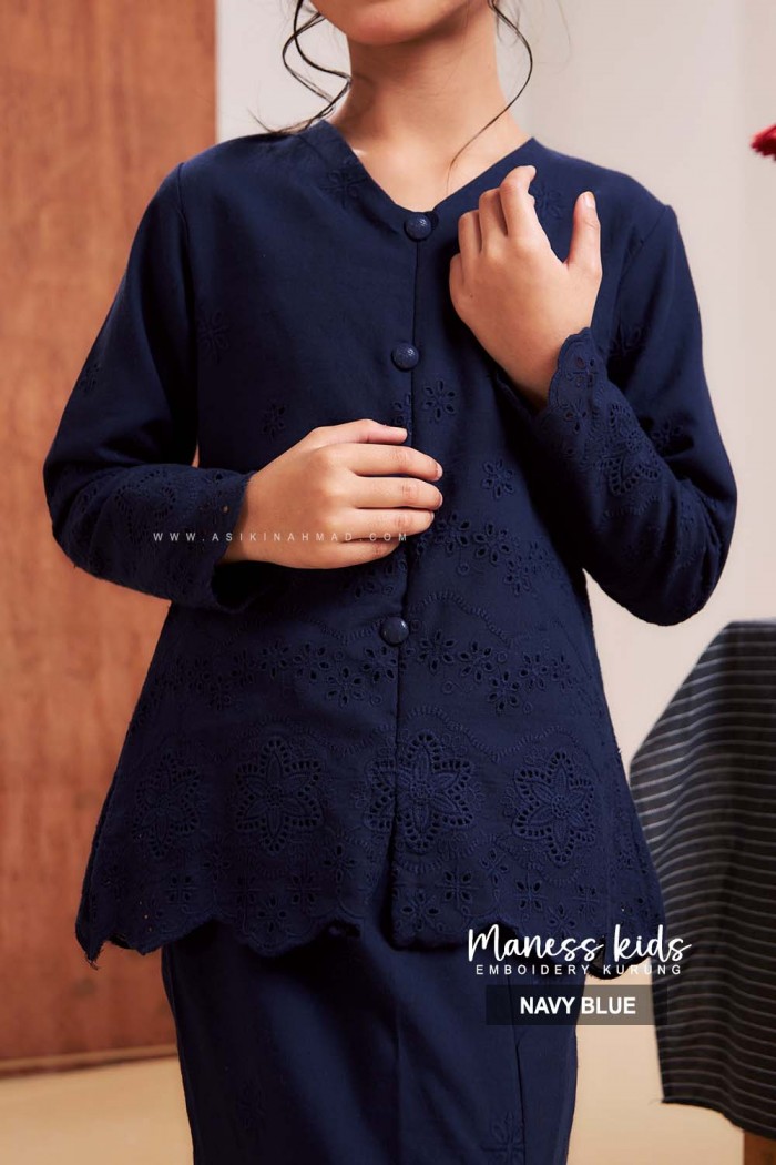 MANESS EMBOIDERY KIDS in NAVY BLUE