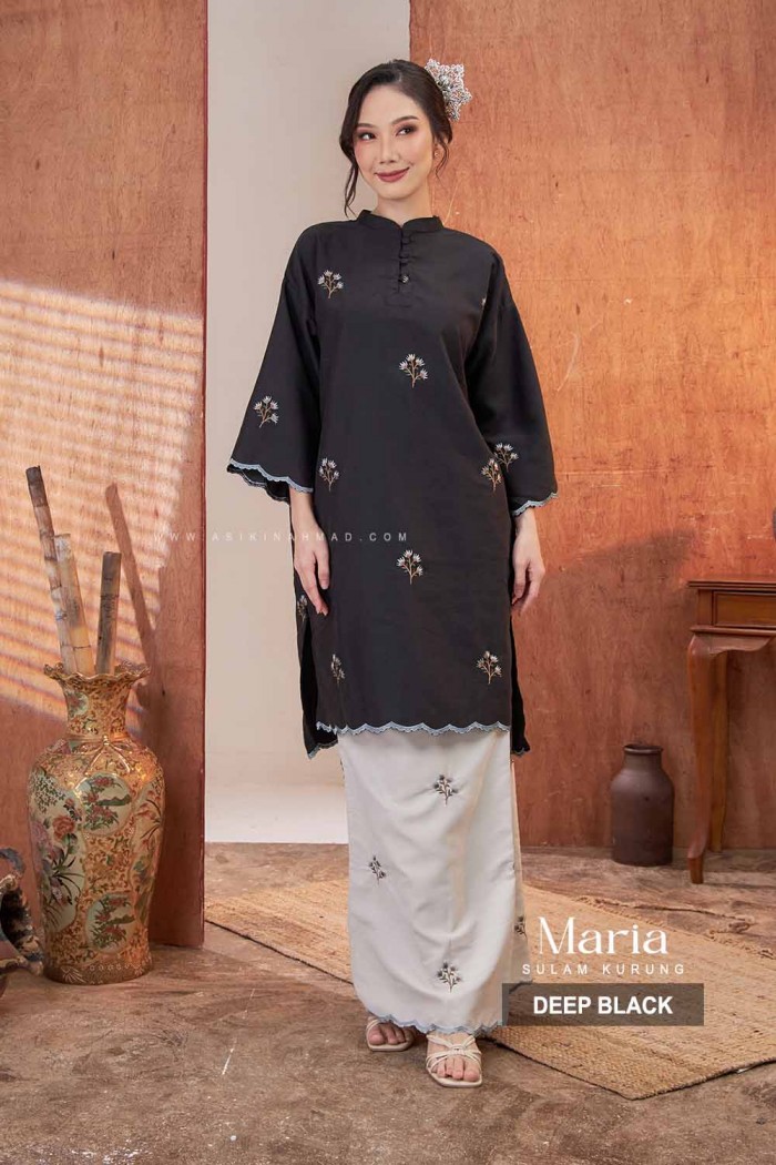 MARIA KURUNG SULAM in DEEP BLACK