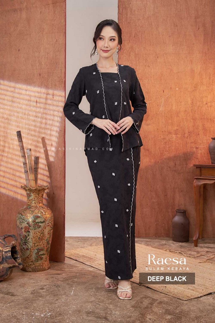 RAESA KEBAYA SULAM in DEEP BLACK