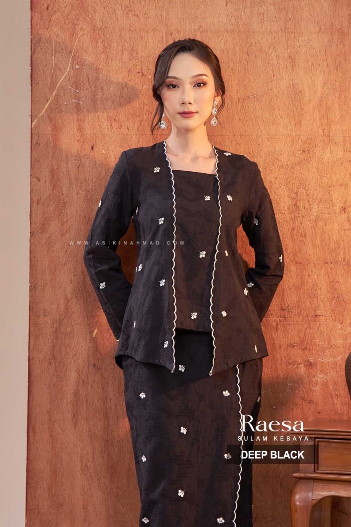 RAESA KEBAYA SULAM in DEEP BLACK