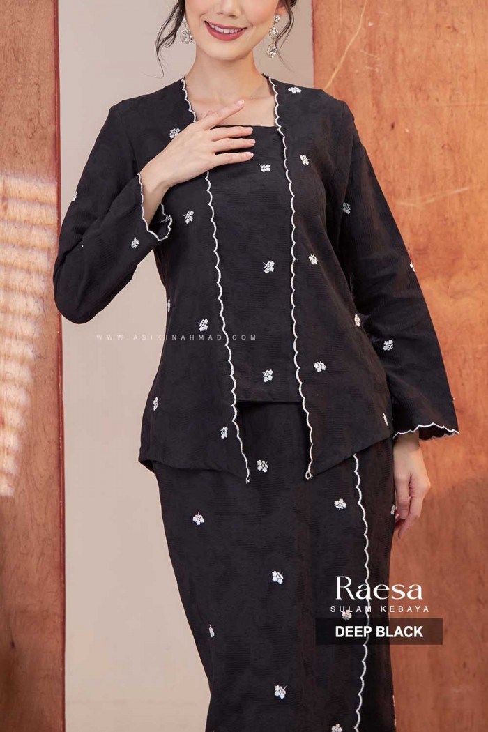 RAESA KEBAYA SULAM in DEEP BLACK