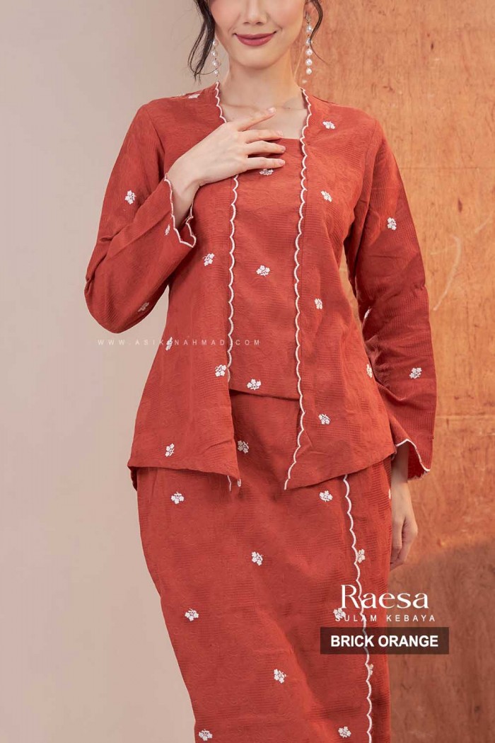 RAESA KEBAYA SULAM in BRICK ORANGE