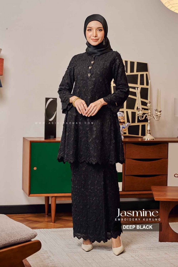 JASMINE KURUNG in DEEP BLACK