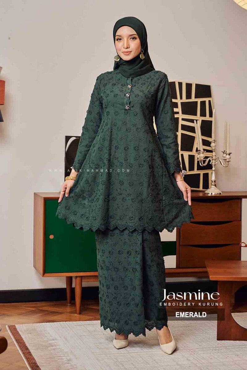 JASMINE KURUNG in EMERALD