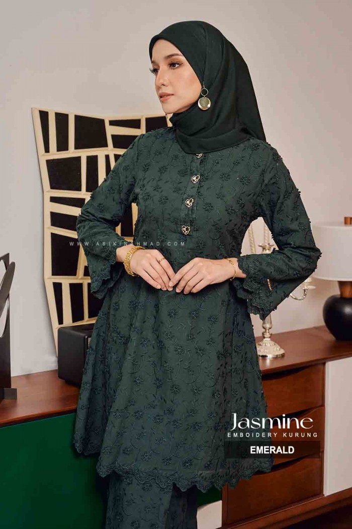 JASMINE KURUNG in EMERALD