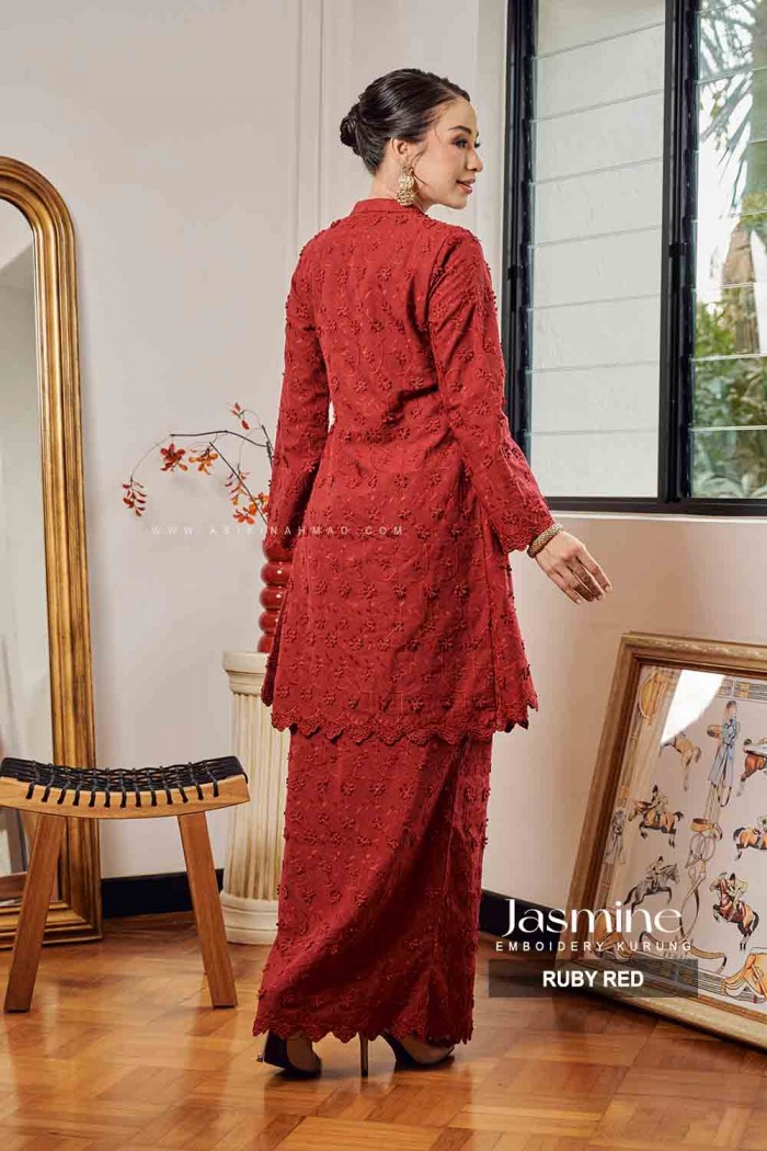 JASMINE KURUNG in RUBY RED