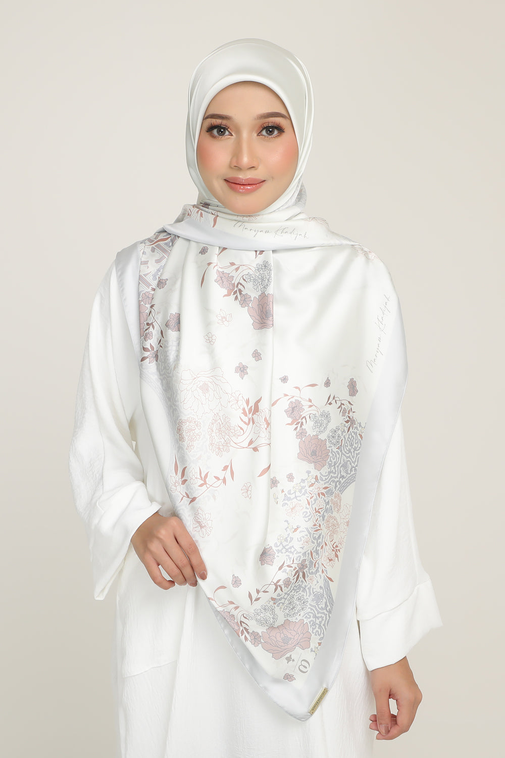 Classic Bawal Raudah Willow Cream